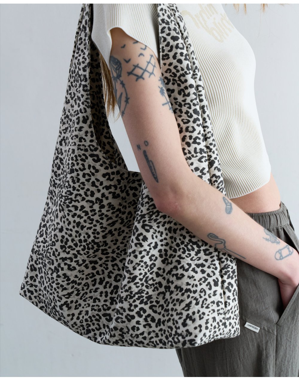 【ORDINARY HOLIDAY】韓国人気★LEOPARD SHOULDER BAG MUSINSA | ORDINARY HOLIDAY LEOPARD SHOULDER BAG [2 COLOR]