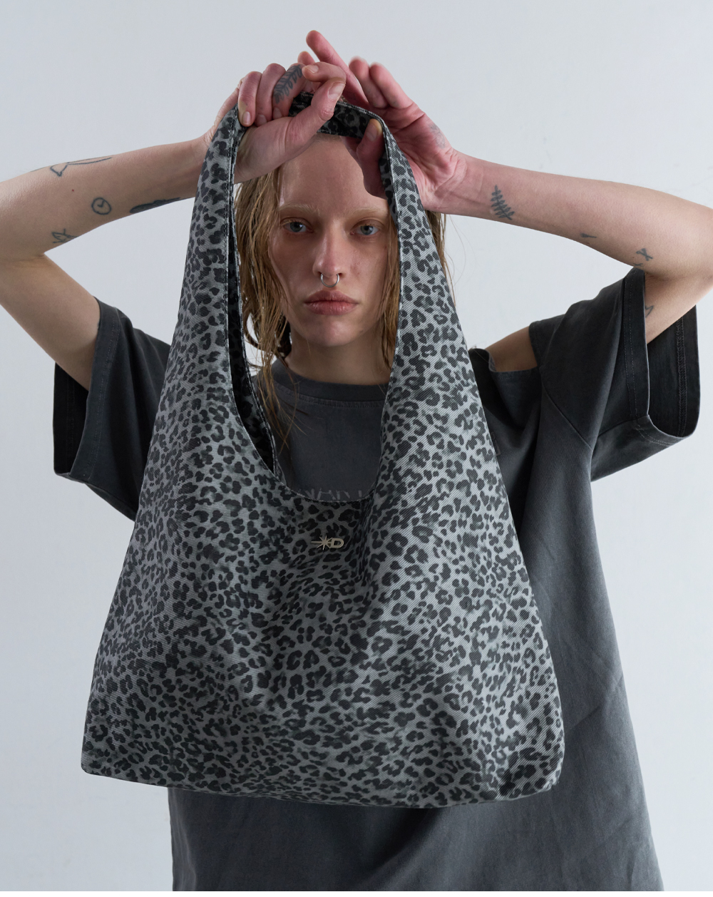 【ORDINARY HOLIDAY】韓国人気★LEOPARD SHOULDER BAG ORDINARY HOLIDAY】韓国人気☆LEOPARD SHOULDER BAG LEOPARD